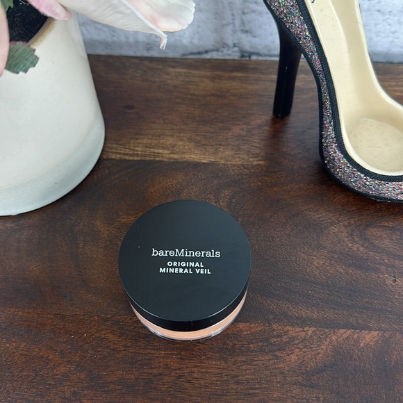 BAREMINERALS Mineral Veil Setting Powder SPF 25 "Deep Tinted Tan"  FULL SIZE - Picture 2 of 4